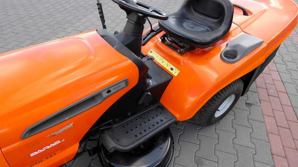 Traktorek kosiarka Husqvarna CTH141 B&S (150503.5) - Baras