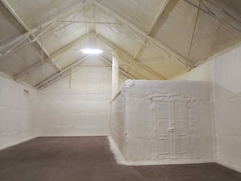 Ocieplenie domu PIANA PUR, natrysk, izolacja, ocieplenie poddasza