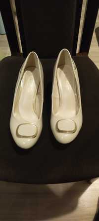 Buty czółenka Clara Barson Classic Style 38