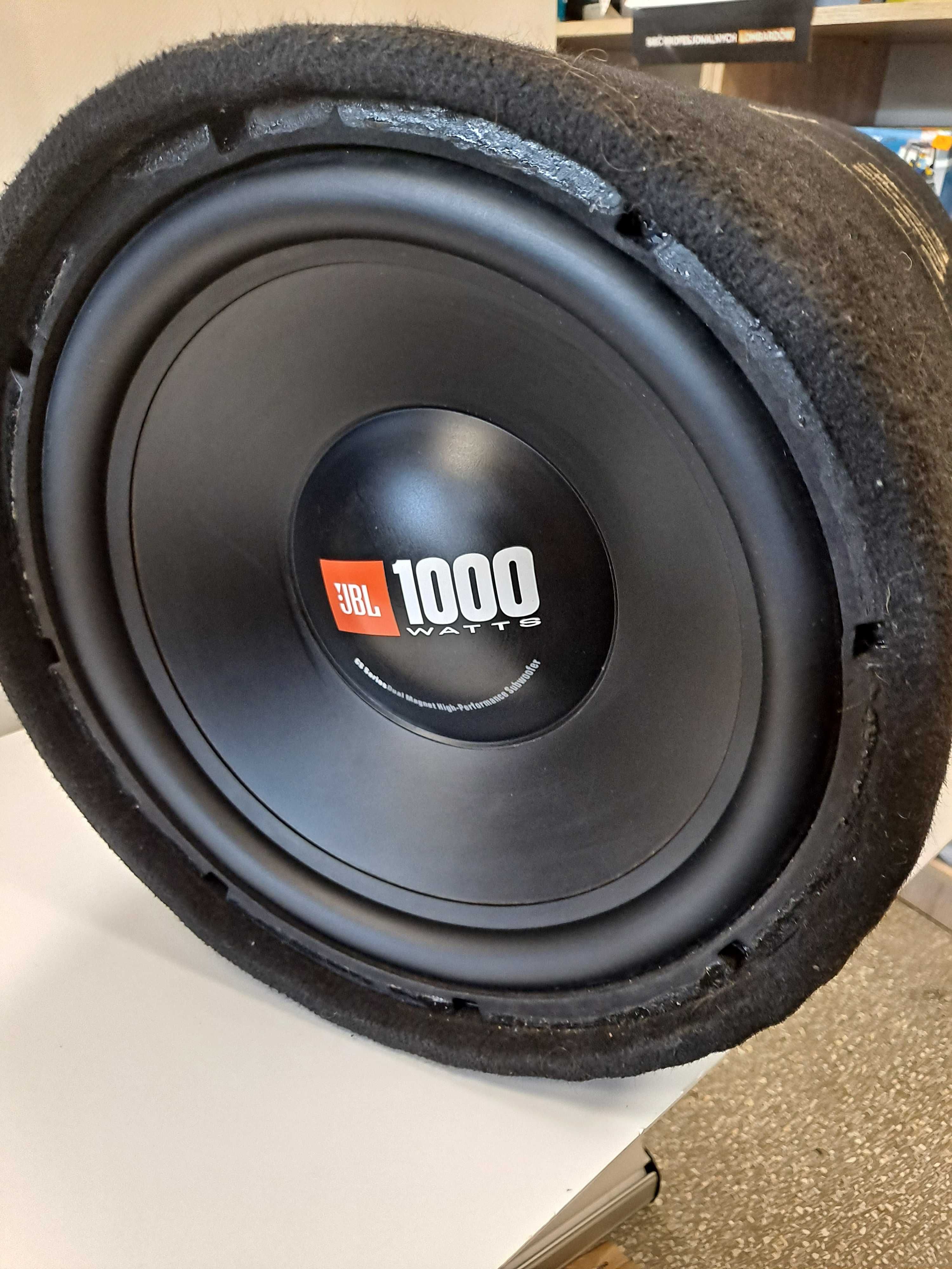 Tuba basowa JBL CS1204T 1000W