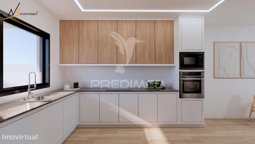 Moradia Banda T2 + 1 Com Logradouro e Terraço