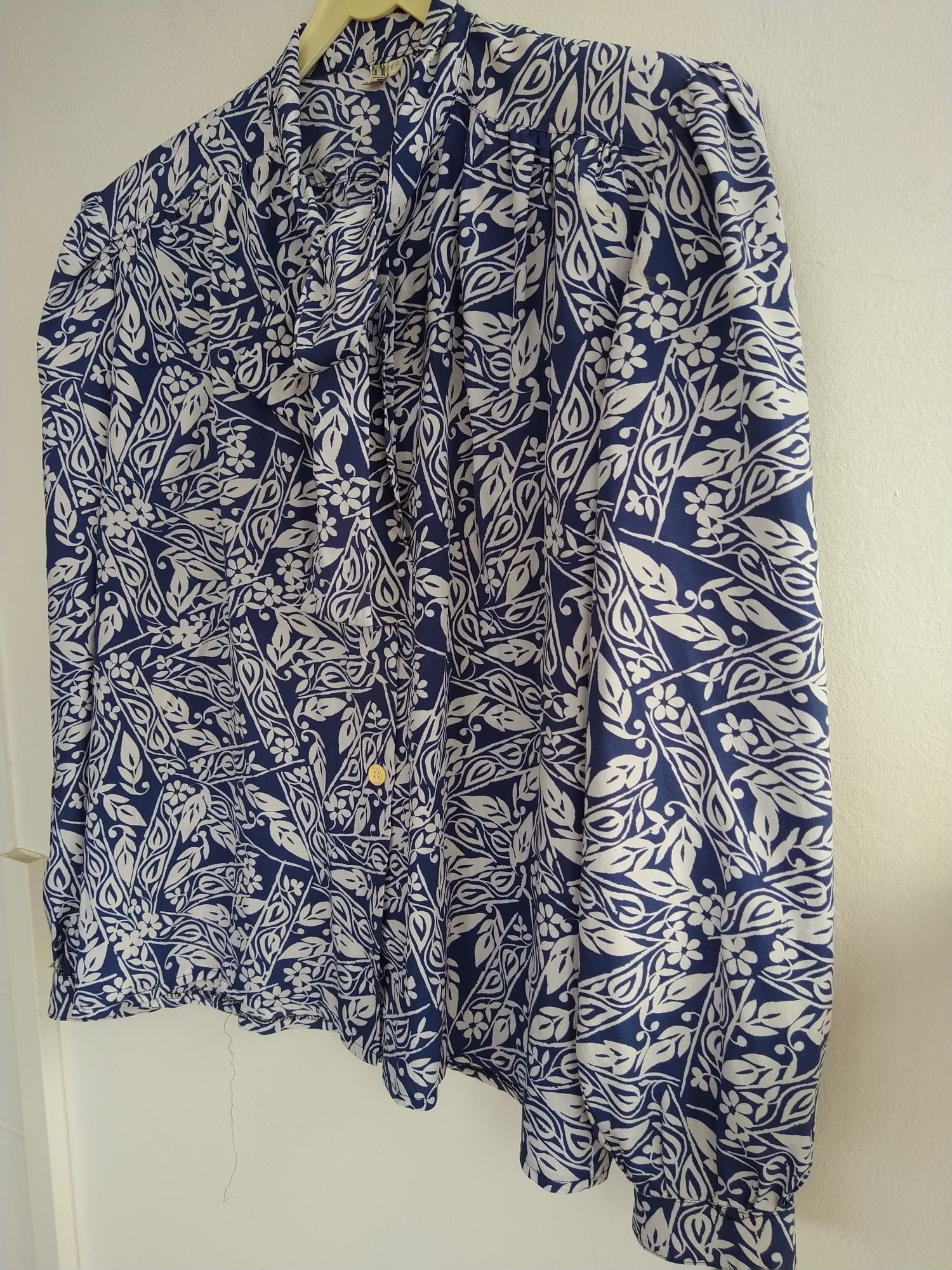 Blusa elegante com print floral - Ristel - Tamanho 42