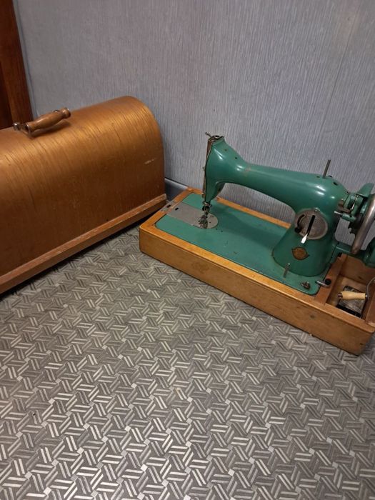 Швейная машинка б/у