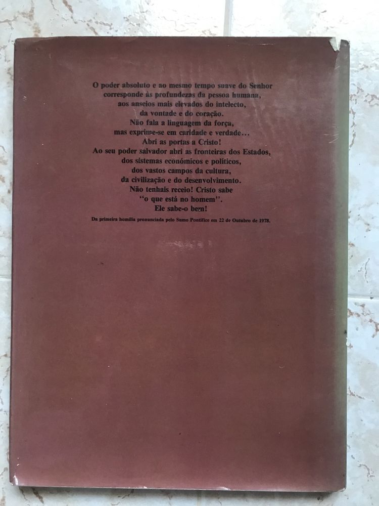Livro Papa João Paulo ll em Portugal 1982