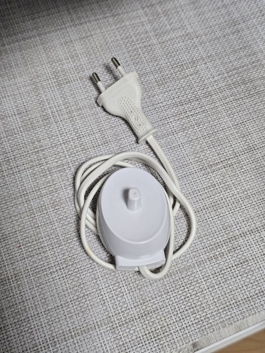 Зарядка для зубної щітки Oral-B