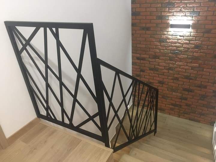 Balustrady wewnętrzne zewnętrzne