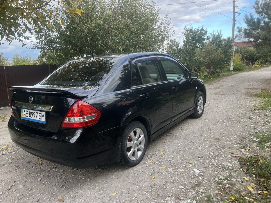 Nisan Tiida автомат 1.6