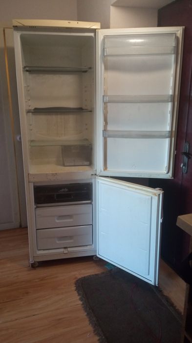 Продам холодильник Snaige RF 360