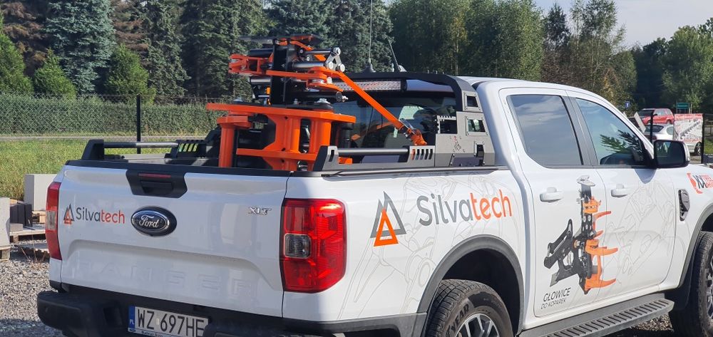 Głowica chwytak koparka ładowarka do wycinania drzewa gałęzi krzaków