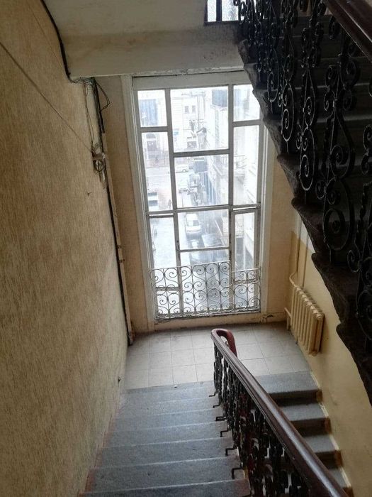 Продаж 2-к квартири 138,8 м2 Київ, вул.В. Васильківська 18  280000$