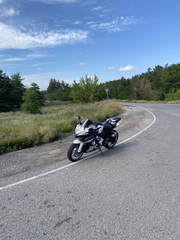 Suzuki GSXR 1000 k8