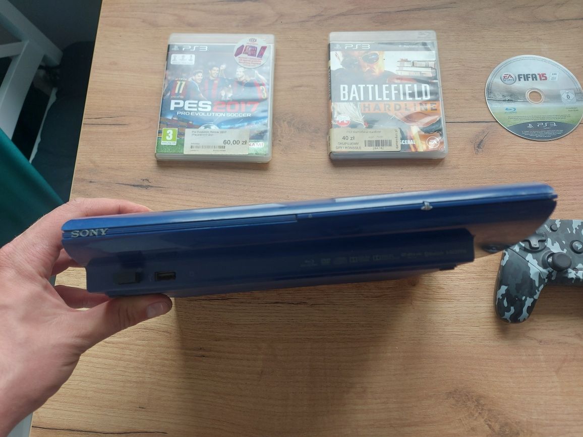 Limitowana edycja PS3 Super Slim 500gb niebieska gry + pad