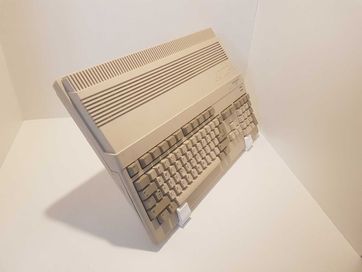 Stojak Amiga 500, 600, 1200 - wyeksponuj swój komputer