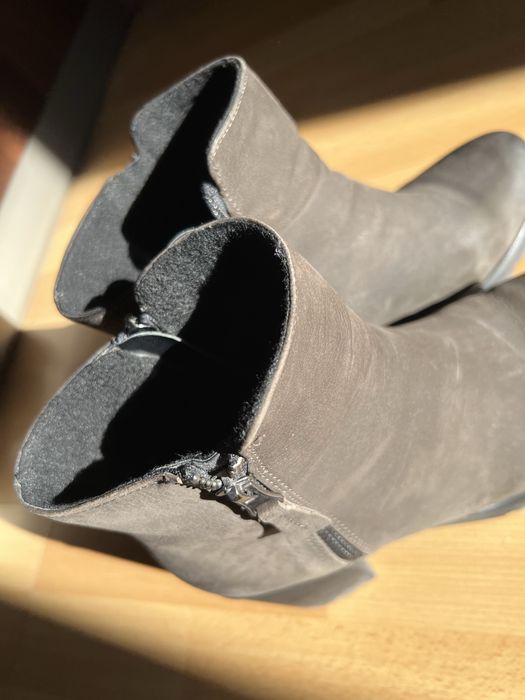 Brązowe skórzane botki rozm 40
