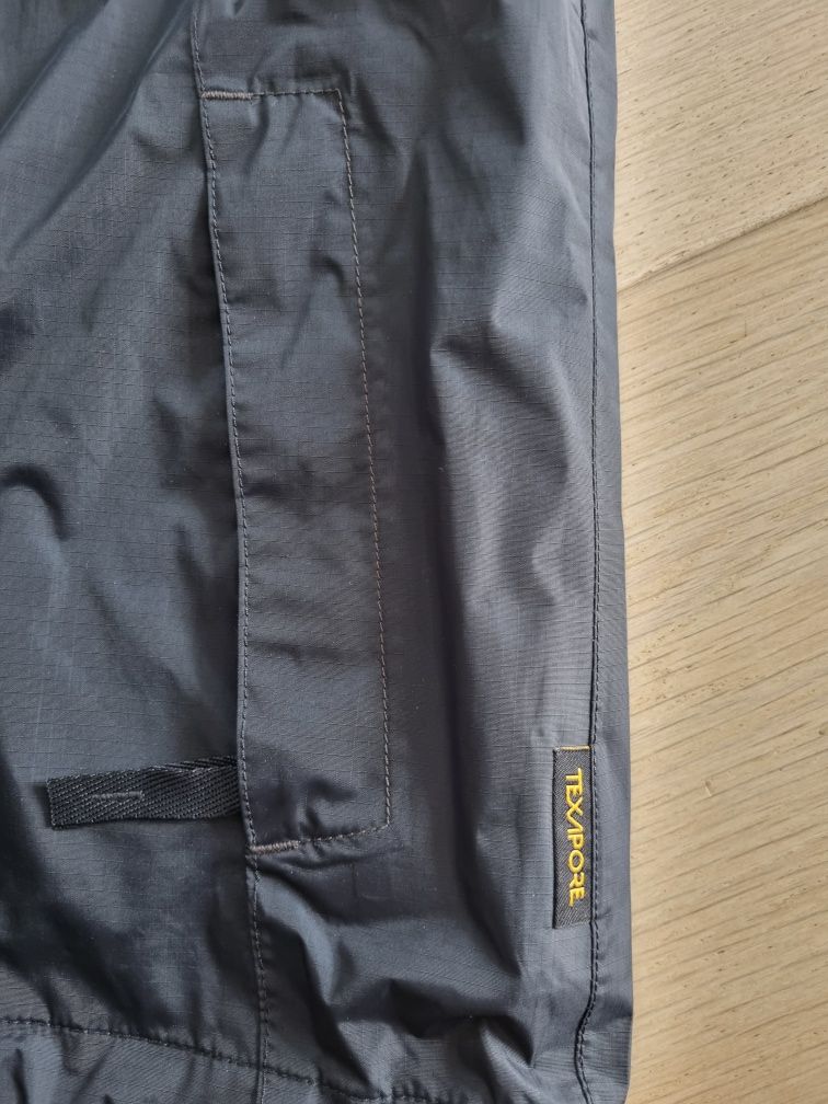 Kurtka  wiatrówka Jack wolfskin. Rozmiar 152.