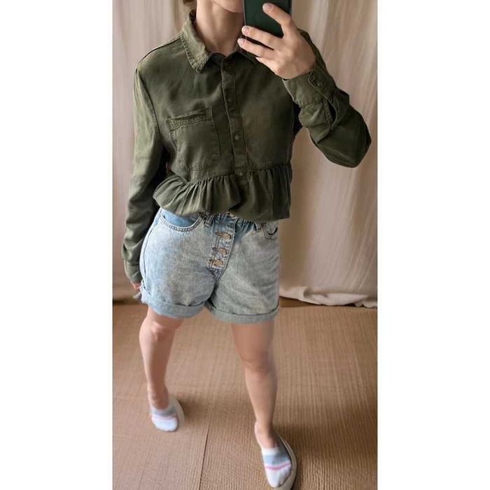 Bluzka szmijzerka Zara wiskoza S zatrzaski oliwkowa zieleń lekka