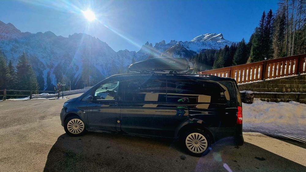 Mercedes-Benz VITO Bus 9 osobowy na wynajem na Twoją podróż.