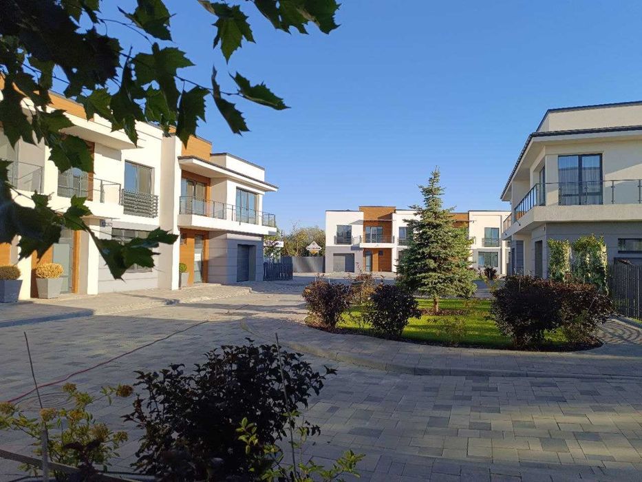 Продаж 2 поверхового таунхауса з ділянкою, 127м2, 4 кімнати.