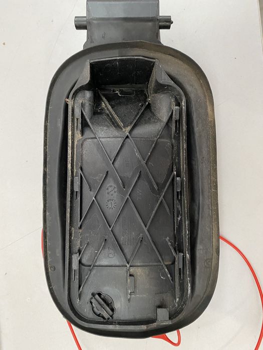 Лючок бензобака з кришкою лючка audi q7 40809906D