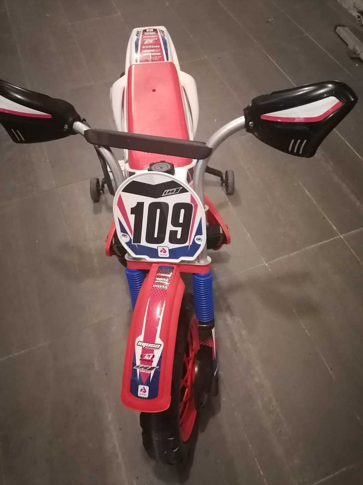 Moto eléctrica com pouco uso