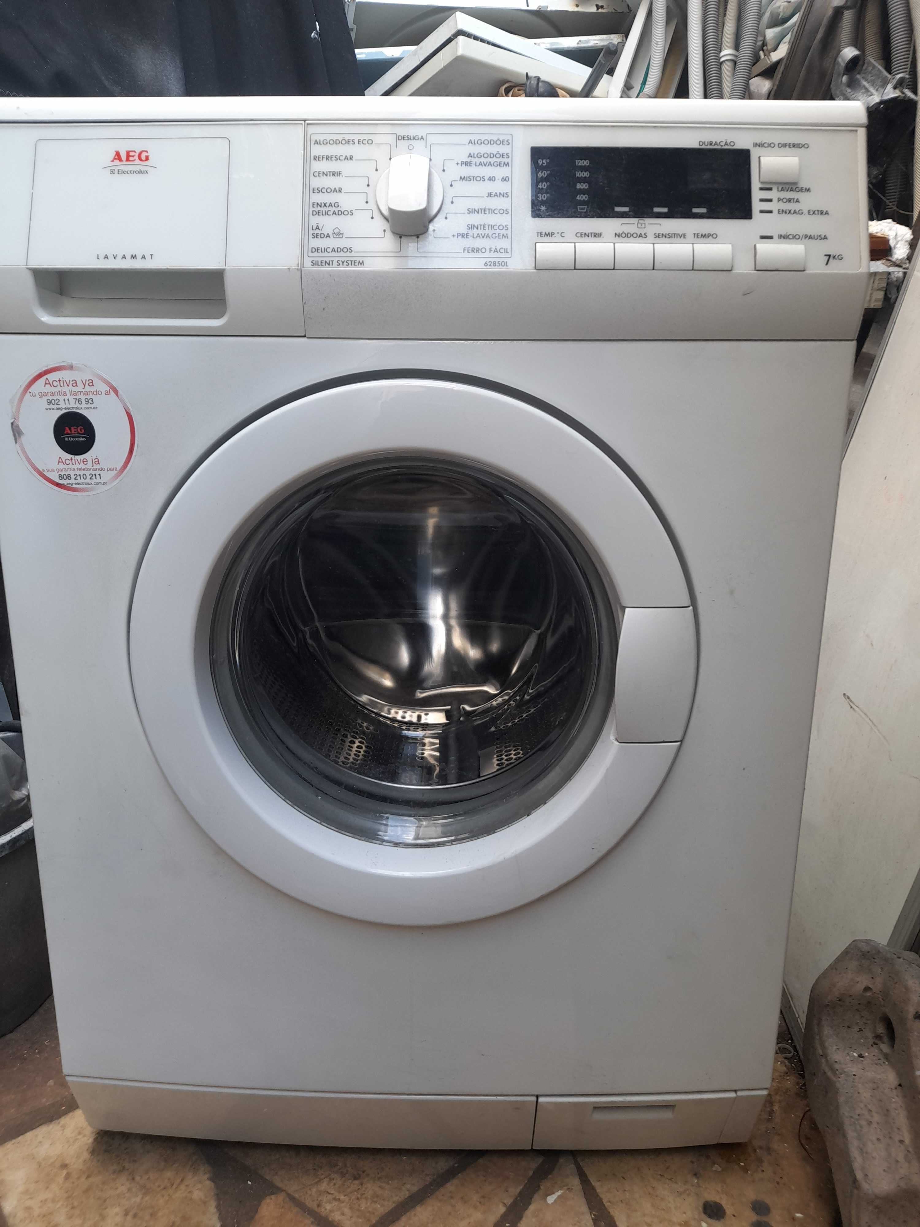 maquina de roupa AEG 7 quilos 1200 smi nova