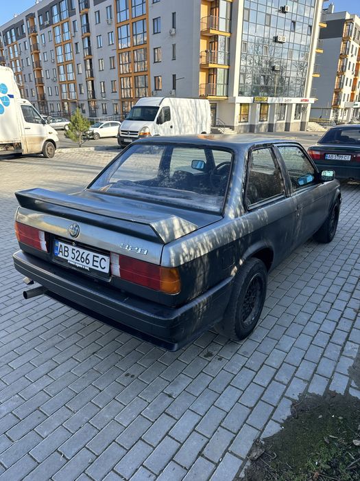 Продам BMW E30 купе