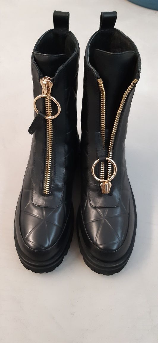 Botins de luxo Lola Cruz