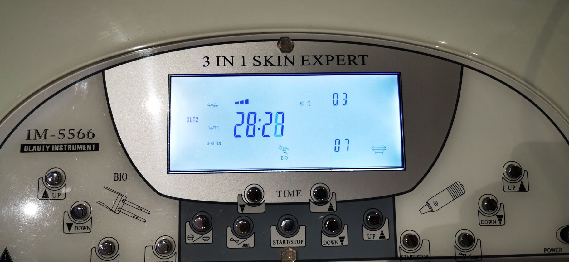 Urządzenie 3 w 1 Skin Expert 5566 ultradziękowa