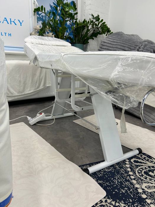 Професійні кушетки для масажу, косметології