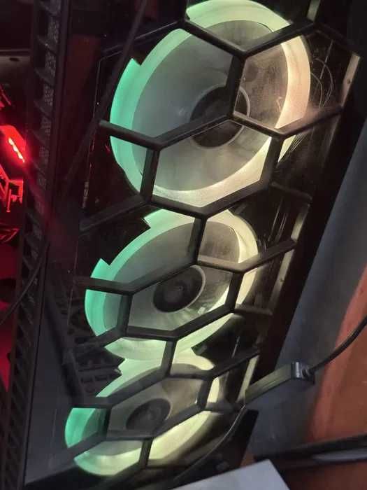 Computador gaming, características nas fotos