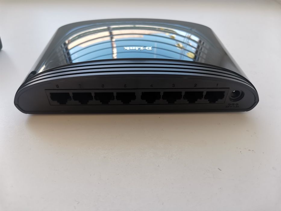 Продам комутатори D-link DES-1008D і D-link DES-1005A / лот