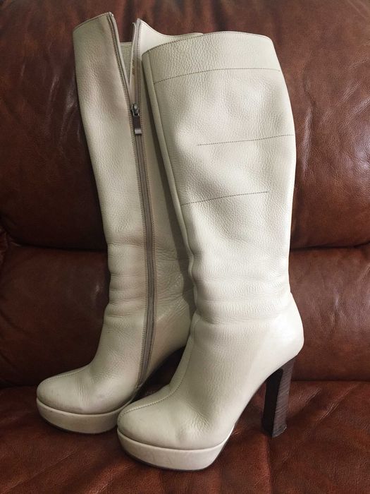 Чоботи жіночі шкіряні бежеві демисезонні Vizzavi, Україна р. 37