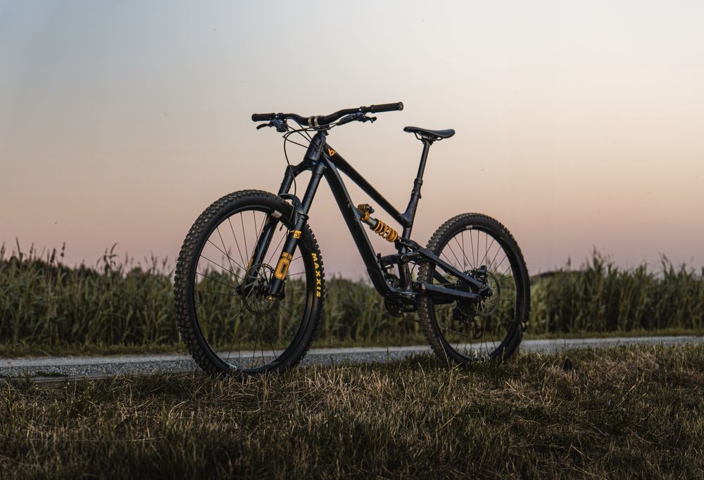 YT Capra Uncaged 9 MX – LIMITOWANA, Öhlins, Crankbrothers, RideWrap