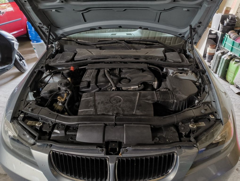 BMW E90 2005r. Dobry stan