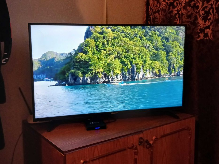 Продам телевизор HISENSE