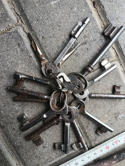 Klucze do drzwi starych