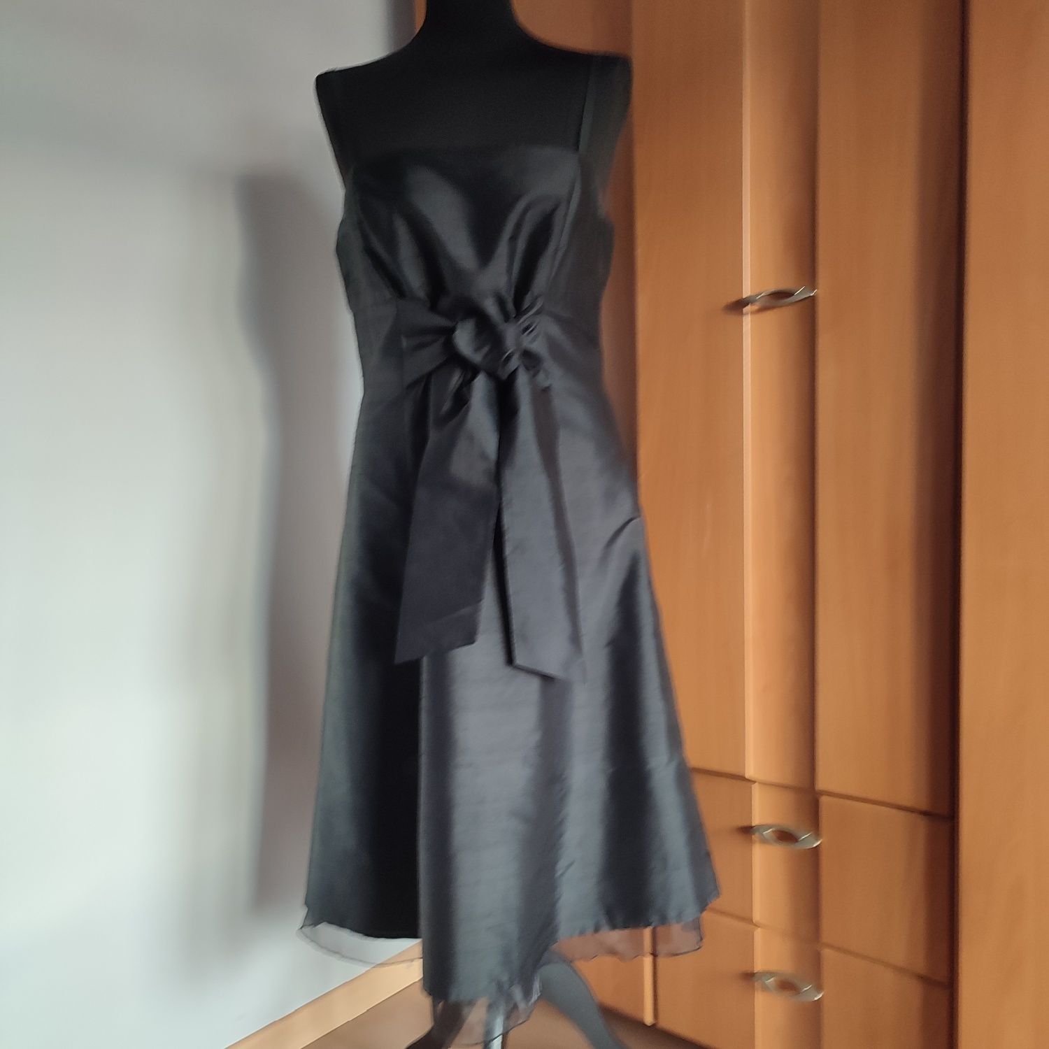 Czarna, jedwabna sukienka wieczorowa, rozmiar 42