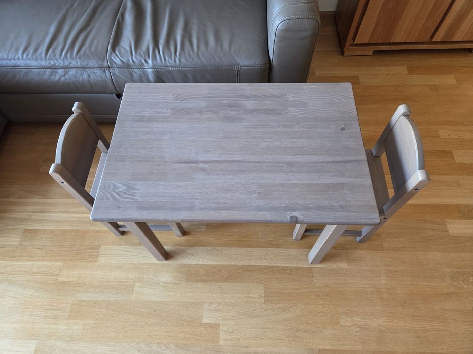 Zestaw stolik i 2 krzesla Sundvik IKEA