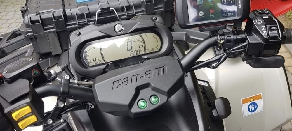 Can-am autlander rok 2022 ,     3000km kupiony w polskim salonie
