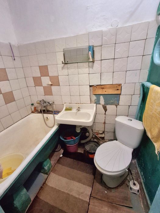 Сдається  з 25 жовтня 1к.кв. вул.Космонавтів 98