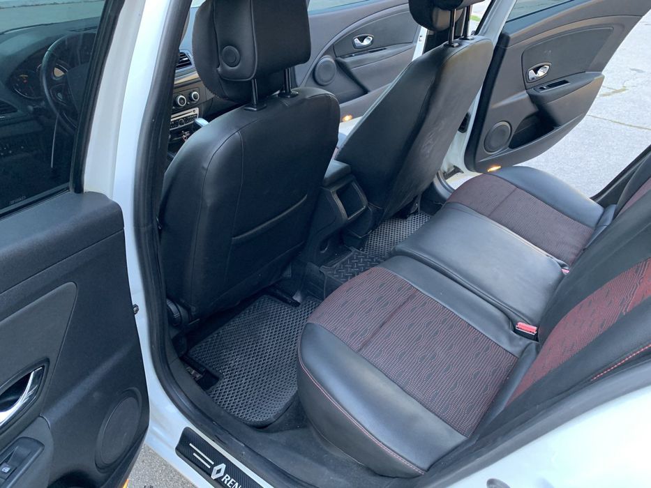 Рено меган      .