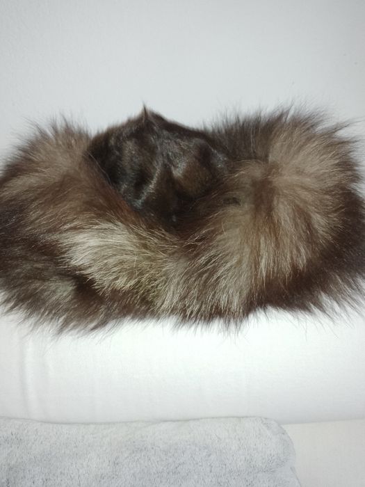 Czapka z lisa naturalnego