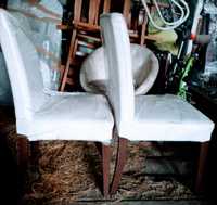 2 krzesła drewniane siedziska okrycia materiałowe