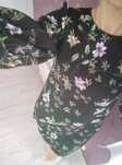 Sukienka H &M M czarna w kwiaty.