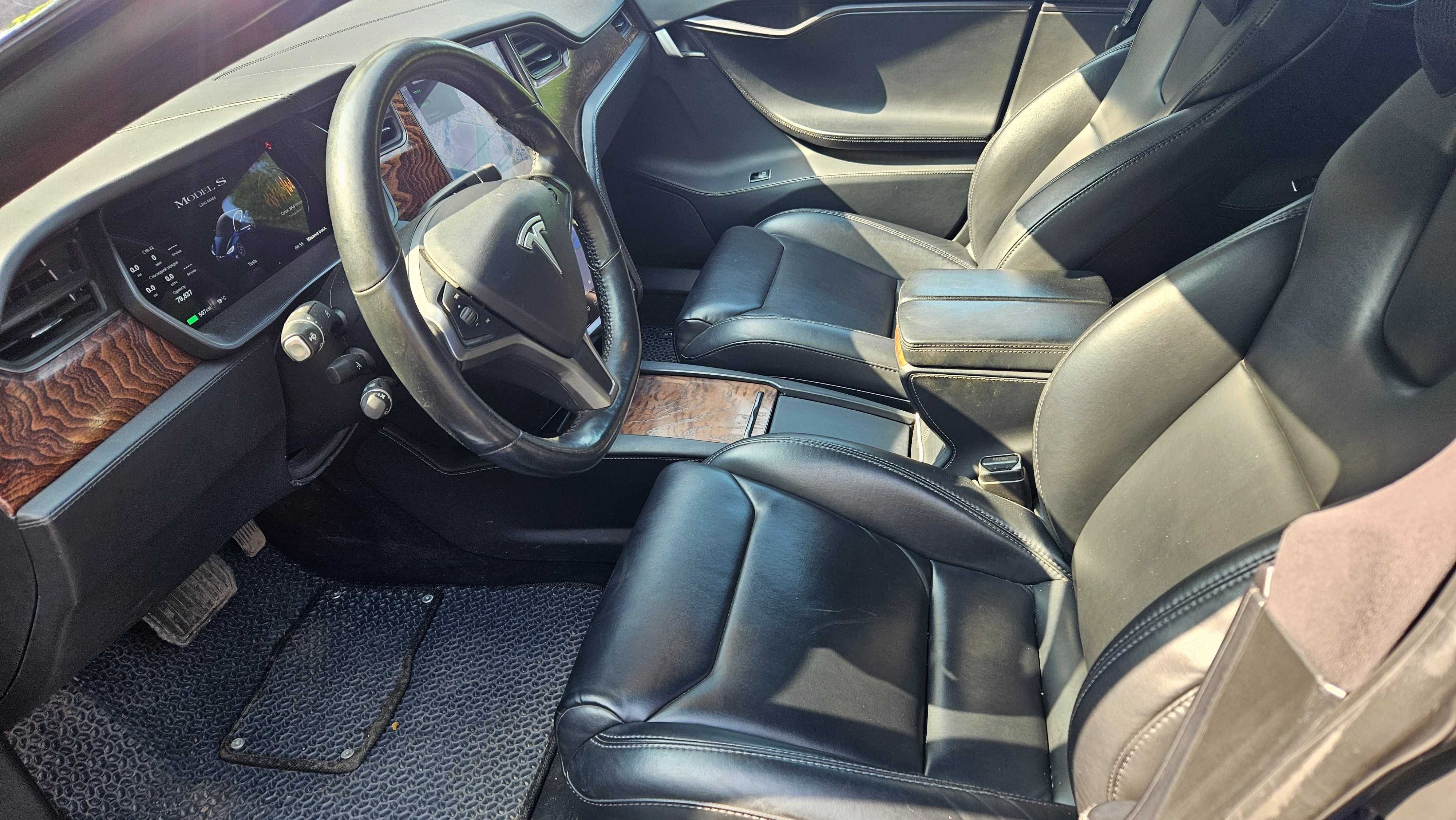 Tesla model s 2020 модельного року RAVEN