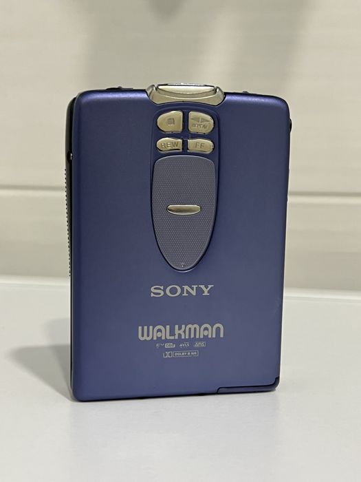 Касетний плеєр SONY WM EX2 ( розробка Акіо і Масару)