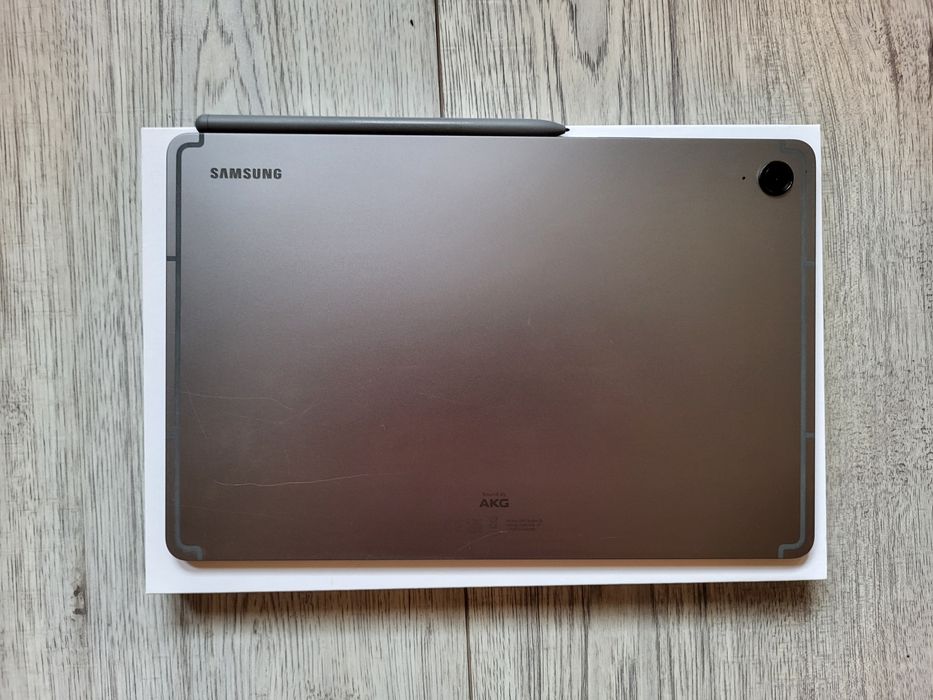 Tablet Samsung Galaxy Tab S9 FE szary rysik + KLAWIATURA ETUI GRATIS !