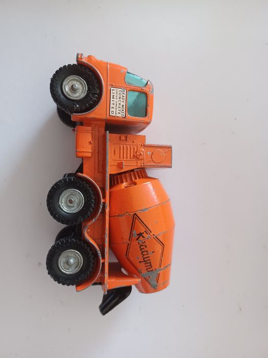 Camião de Concreto de Brinquedo Matchbox King Size