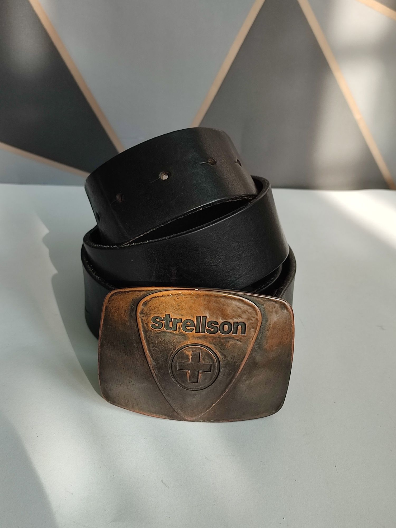 Шкіряний чоловічий ремінь Strellson