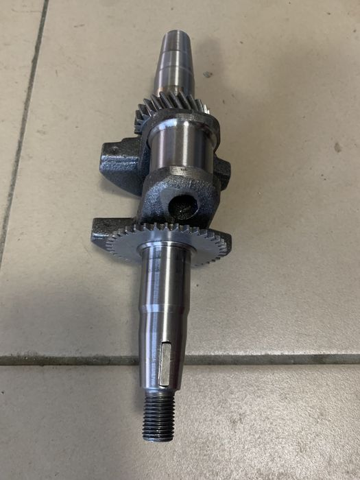 Коленвал під конус для бензогенератора